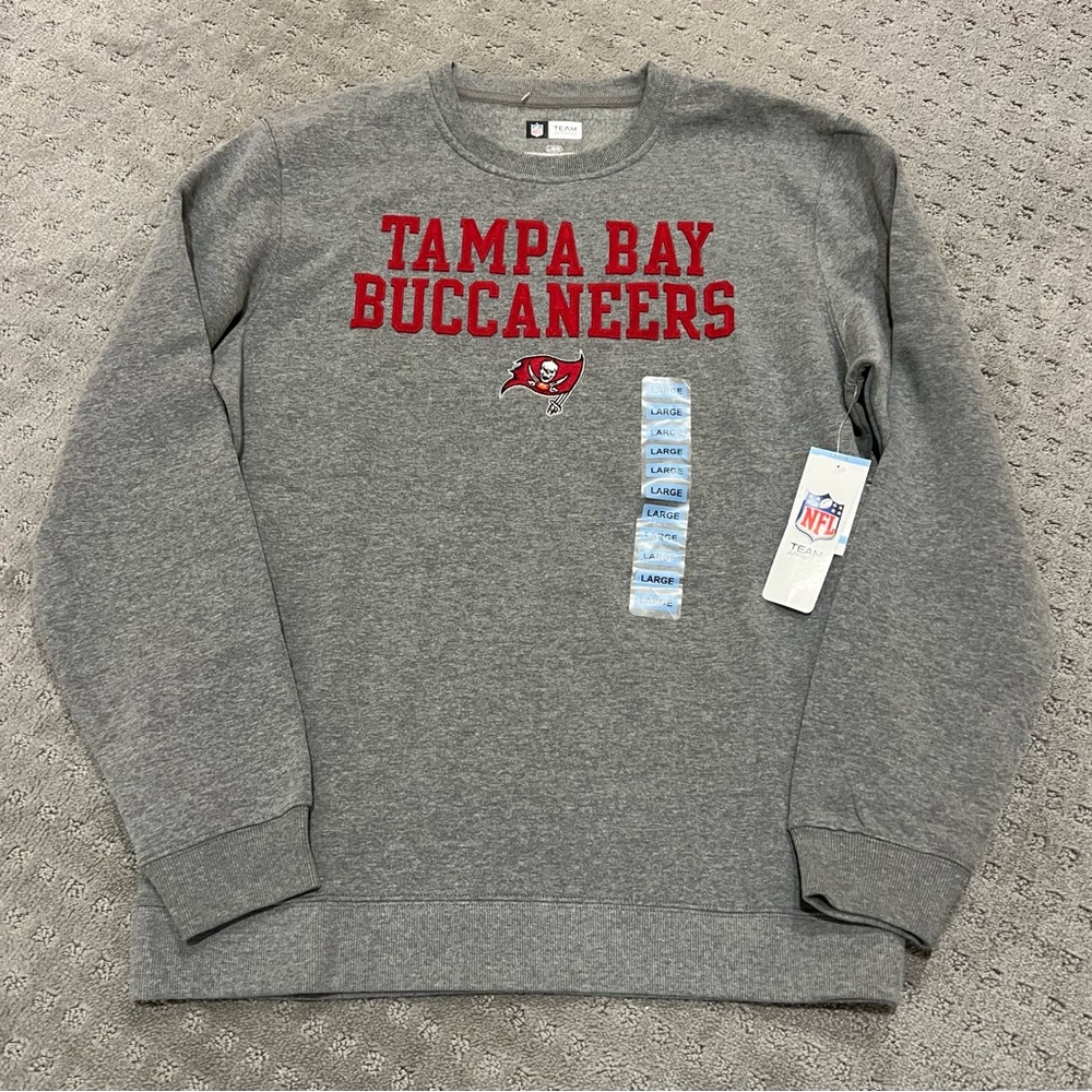 Tampa Bay Buccaneers Gray Sweater Men’s Size Large NFL Team Apparel